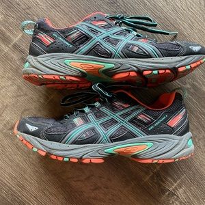 Asics Women’s Tennis Shoes Size 8